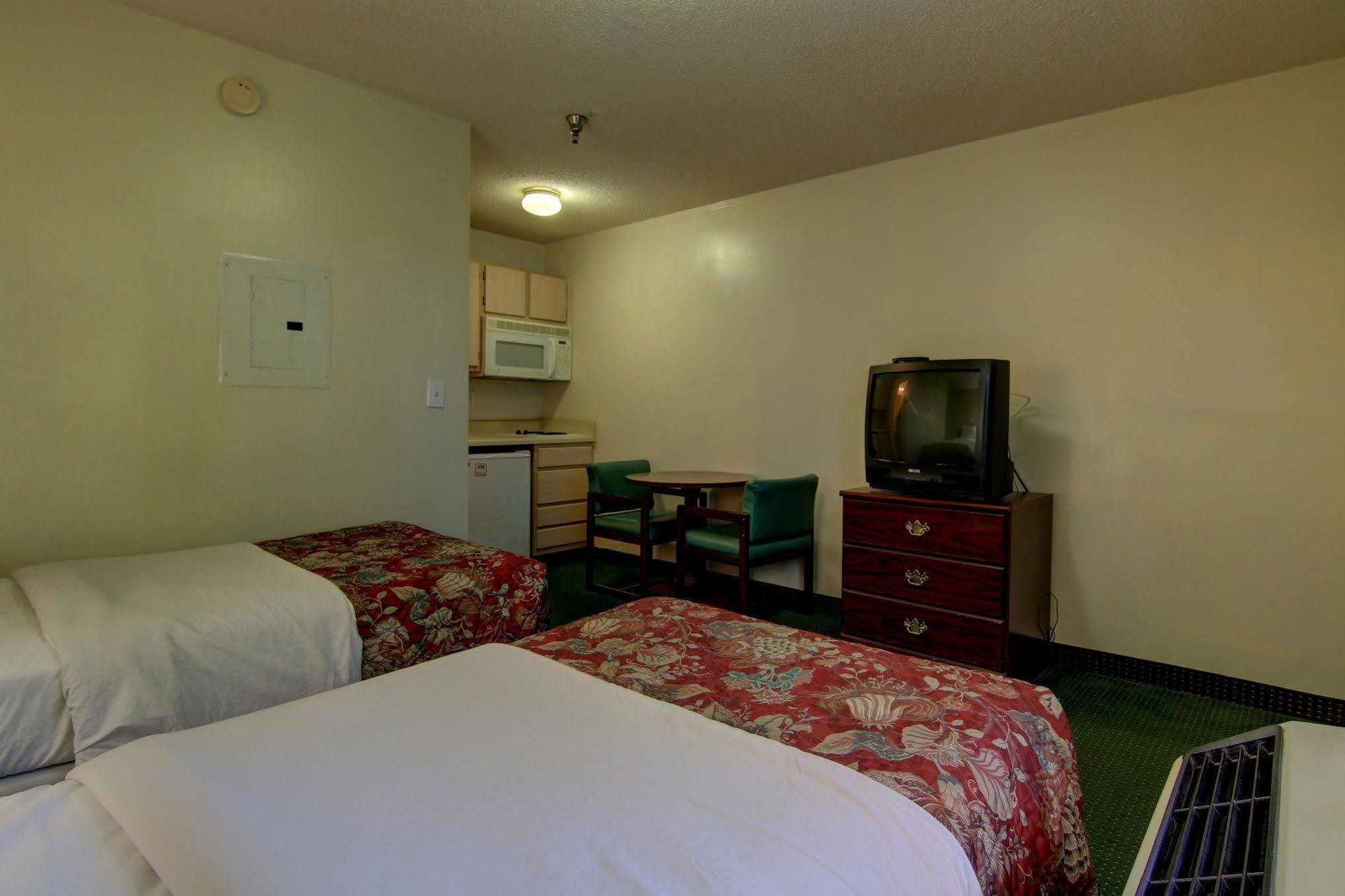 Intown Suites Extended Stay Raleigh Nc- Capital Blvd Bagian luar foto