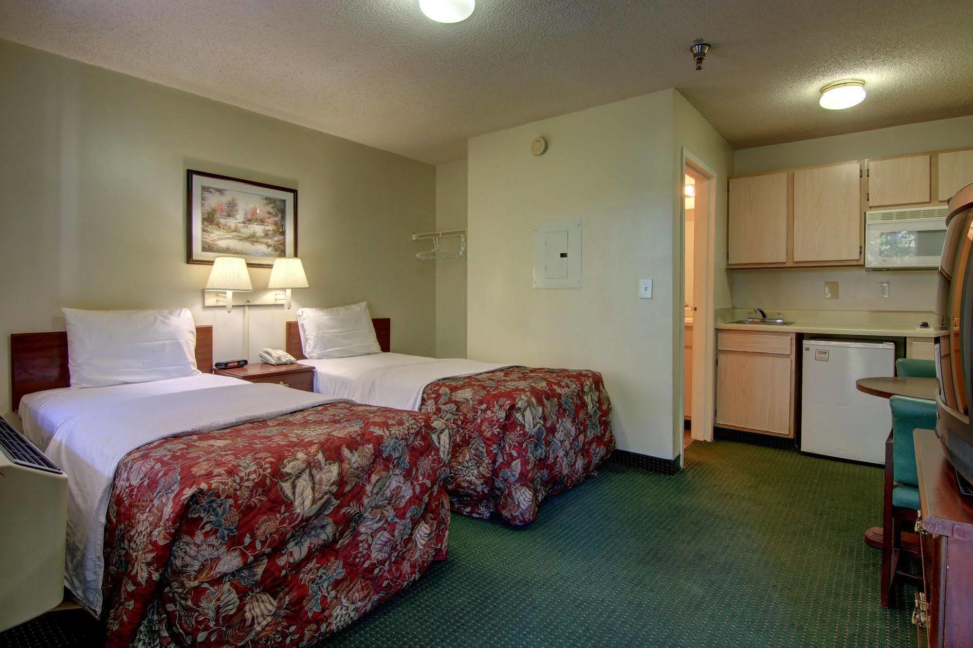 Intown Suites Extended Stay Raleigh Nc- Capital Blvd Bagian luar foto